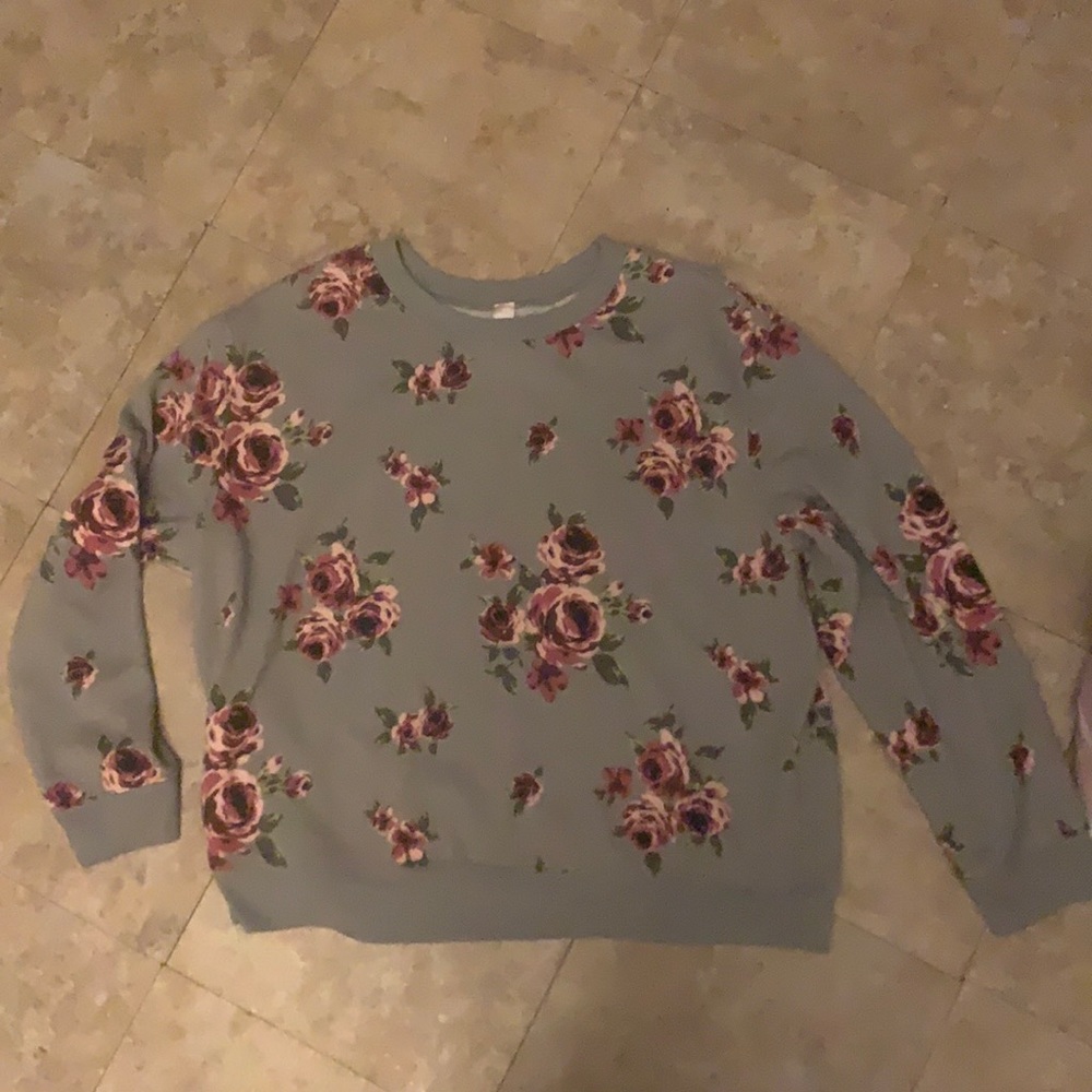 No boundaries sweater. Super cute! Size 3xl